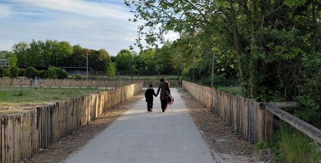 COEUR DE VILLAGE - UN NOUVEAU CHEMIN PIÉTONNIER POUR ALLER À L'ÉCOLE